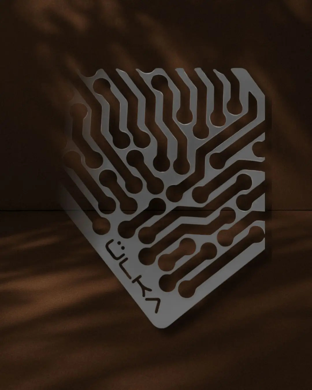 Kratka do pochłaniacza pyłu do paznokci ULKA Premium na brązowym tle